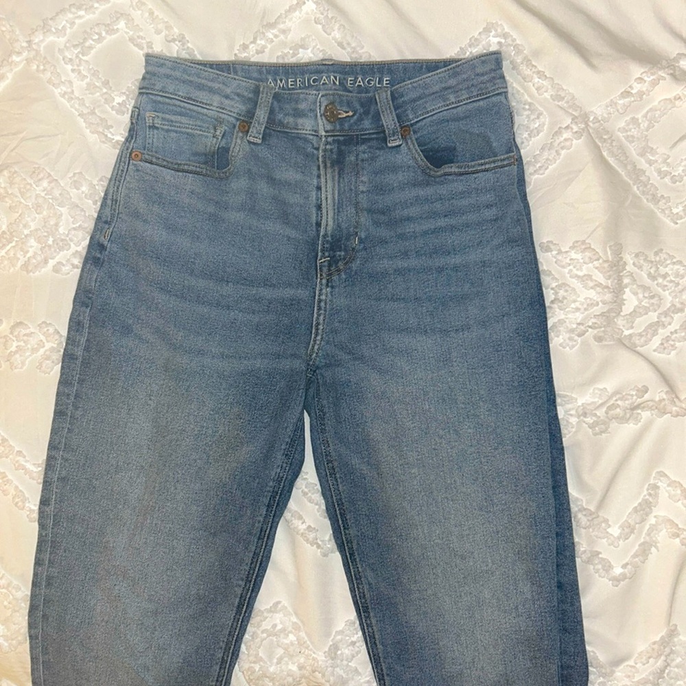 AE Stretchy Medium-Wash Jeans